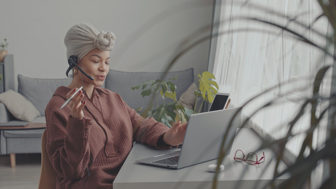 Télésecrétaire médicale indépendante en télétravail depuis chez elle